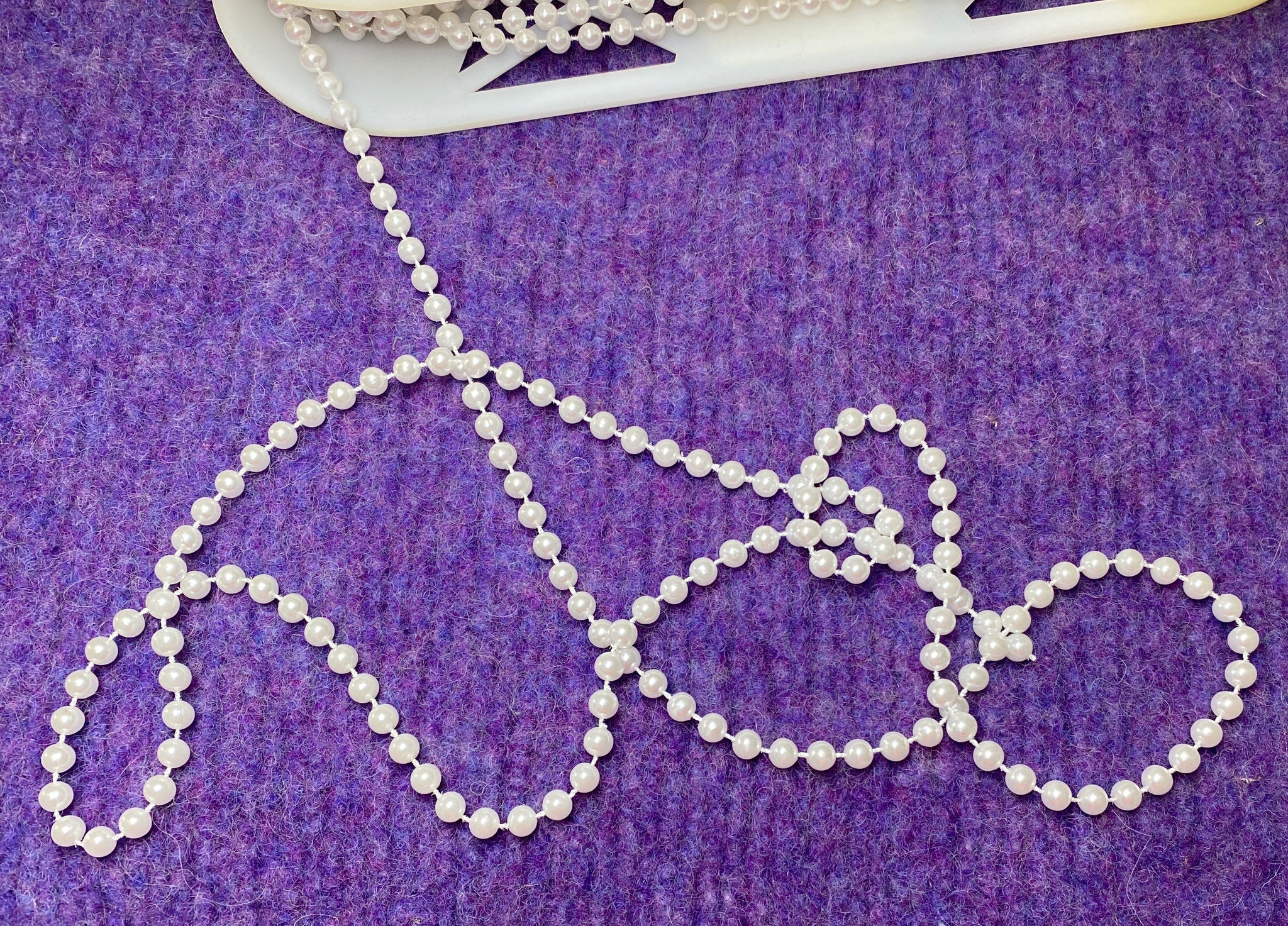 Fake String of Pearls by Simplicity Apparel & Craft: 1/4 beads, by th –  originalwoolydragon